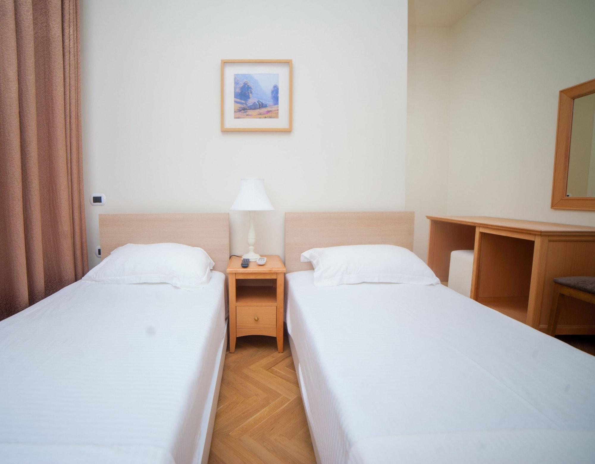 Le Palazzine Hotel Vlorë 外观 照片